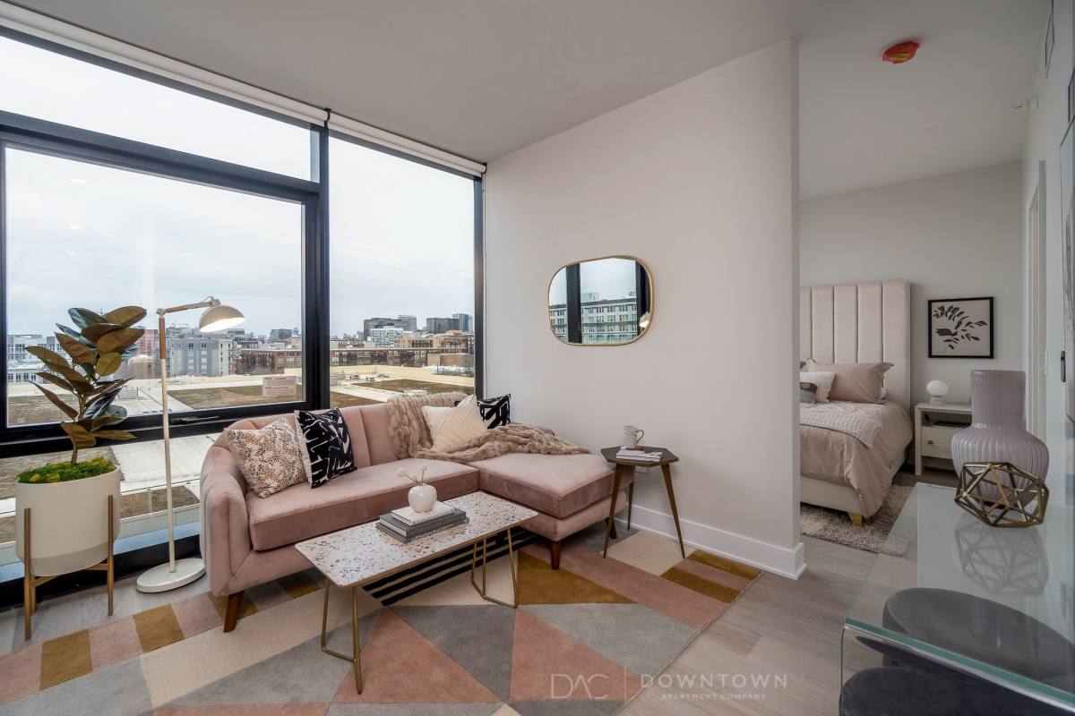 Apartment for rent at 1143 W Van Buren #701, Chicago, IL 60607