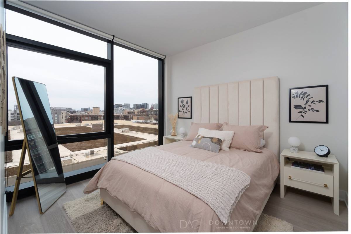 Apartment for rent at 1143 W Van Buren #701, Chicago, IL 60607