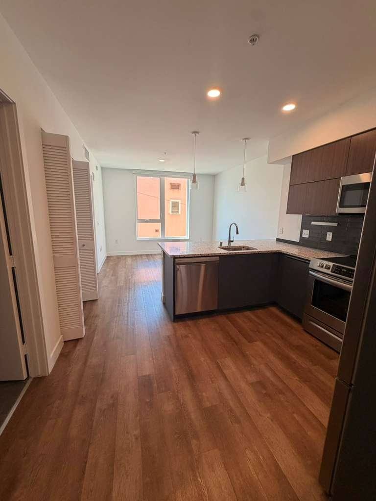 Apartment for rent at 2880 James M Wood Blvd #310, Los Angeles, CA 90006