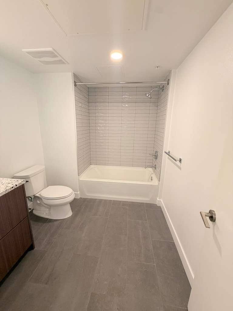 Apartment for rent at 2880 James M Wood Blvd #321, Los Angeles, CA 90006