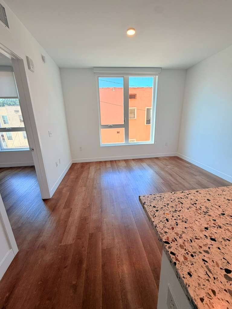 Apartment for rent at 2880 James M Wood Blvd #321, Los Angeles, CA 90006