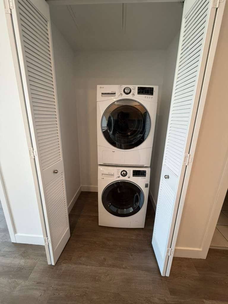Apartment for rent at 2880 James M Wood Blvd #213, Los Angeles, CA 90006