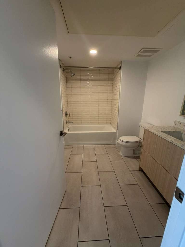 Apartment for rent at 2880 James M Wood Blvd #213, Los Angeles, CA 90006