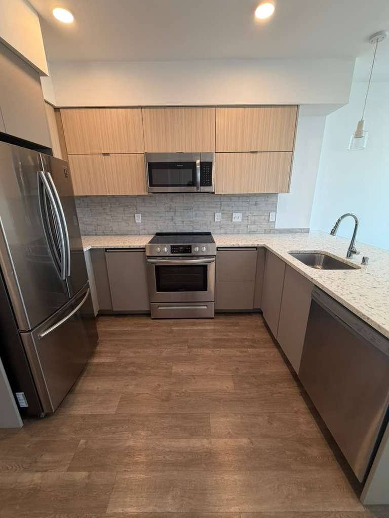 Apartment for rent at 2880 James M Wood Blvd #213, Los Angeles, CA 90006