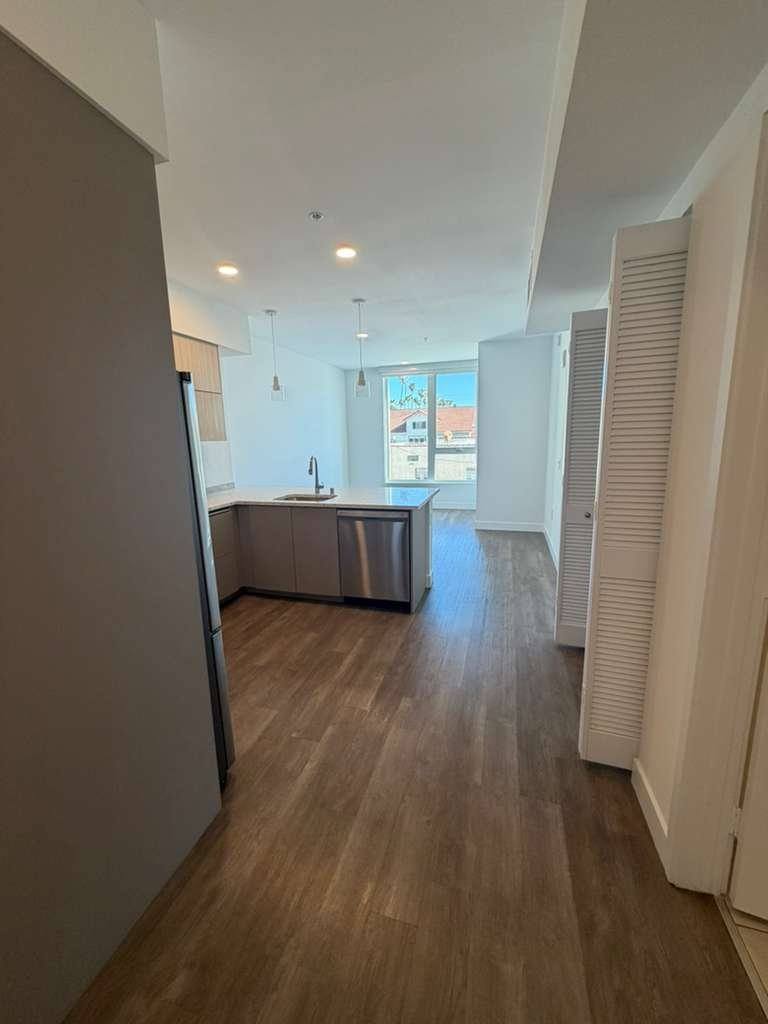 Apartment for rent at 2880 James M Wood Blvd #213, Los Angeles, CA 90006