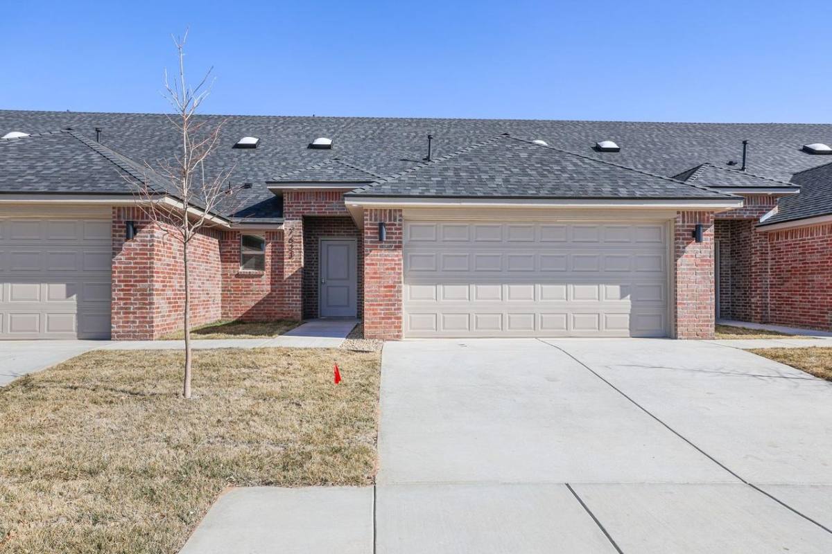 Townhouse for rent at 7623 Woodford Ave, Amarillo, TX 79110