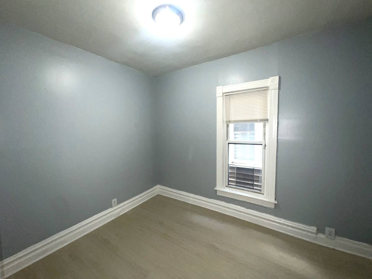 House for rent at 9147 S Woodlawn Ave, Chicago, IL 60619