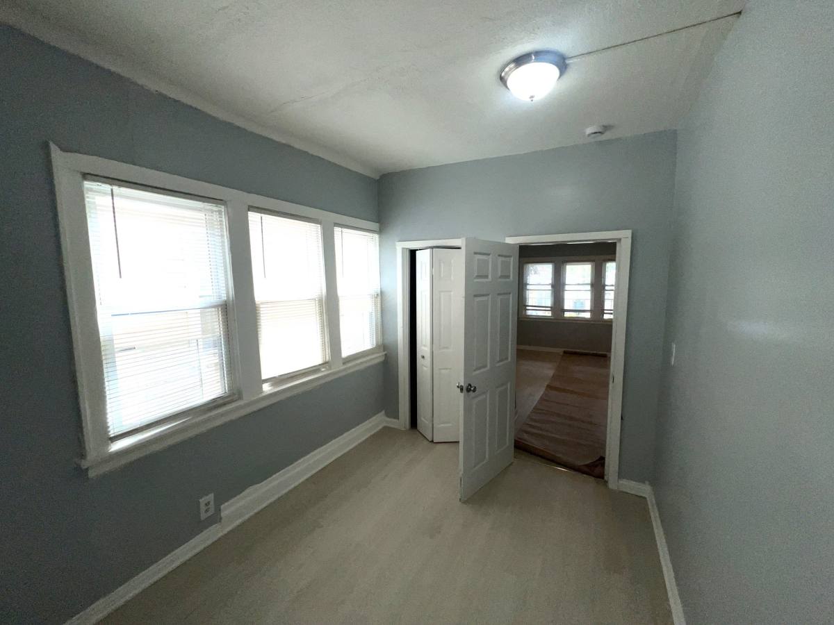 House for rent at 9147 S Woodlawn Ave, Chicago, IL 60619