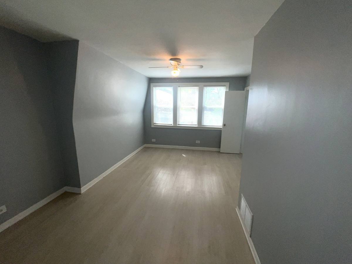 House for rent at 9147 S Woodlawn Ave, Chicago, IL 60619