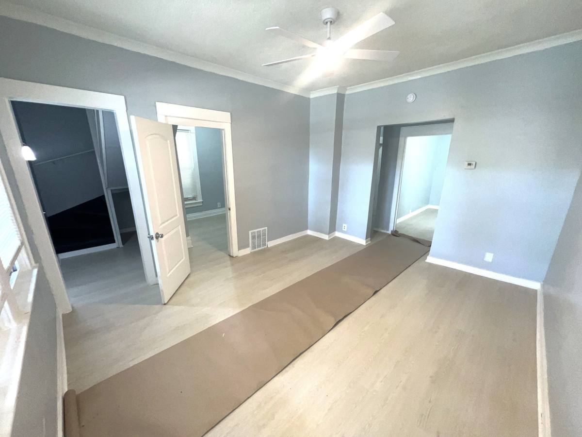 House for rent at 9147 S Woodlawn Ave, Chicago, IL 60619