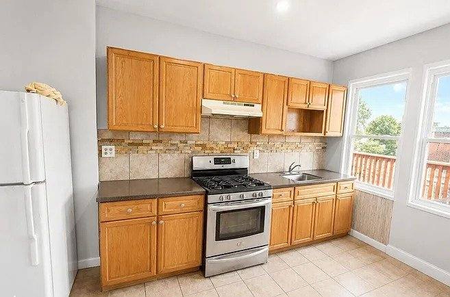 Apartment for rent at 364 11th Ave #6, Paterson, NJ 07514