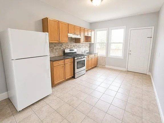 Apartment for rent at 364 11th Ave #6, Paterson, NJ 07514