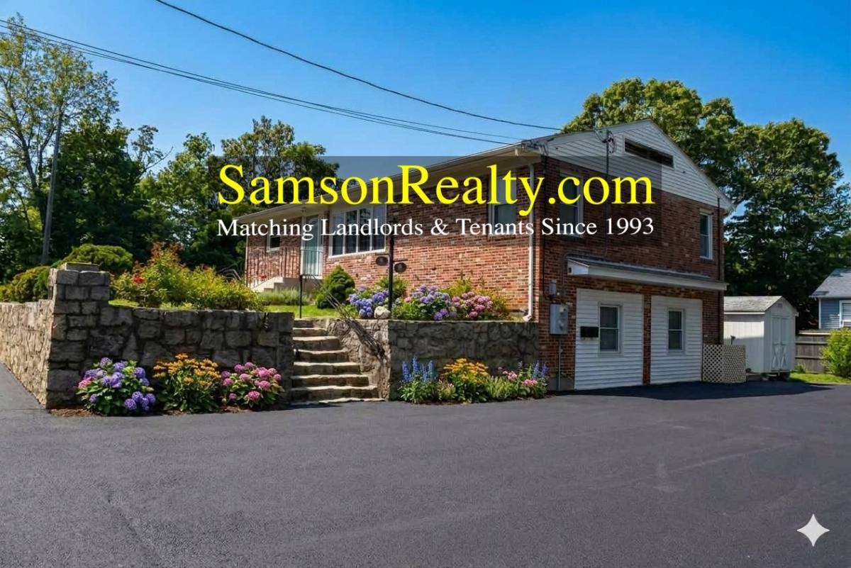 Apartment for rent at 497 Oaklawn Ave, Cranston, RI 02920