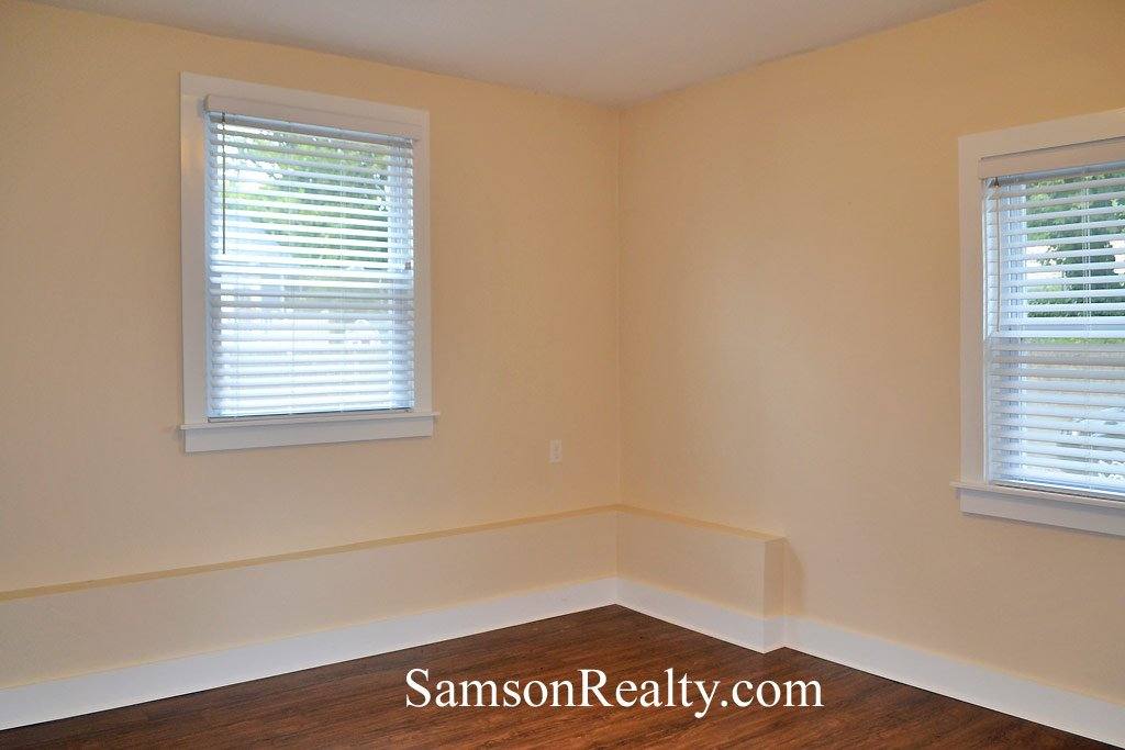 Apartment for rent at 497 Oaklawn Ave, Cranston, RI 02920