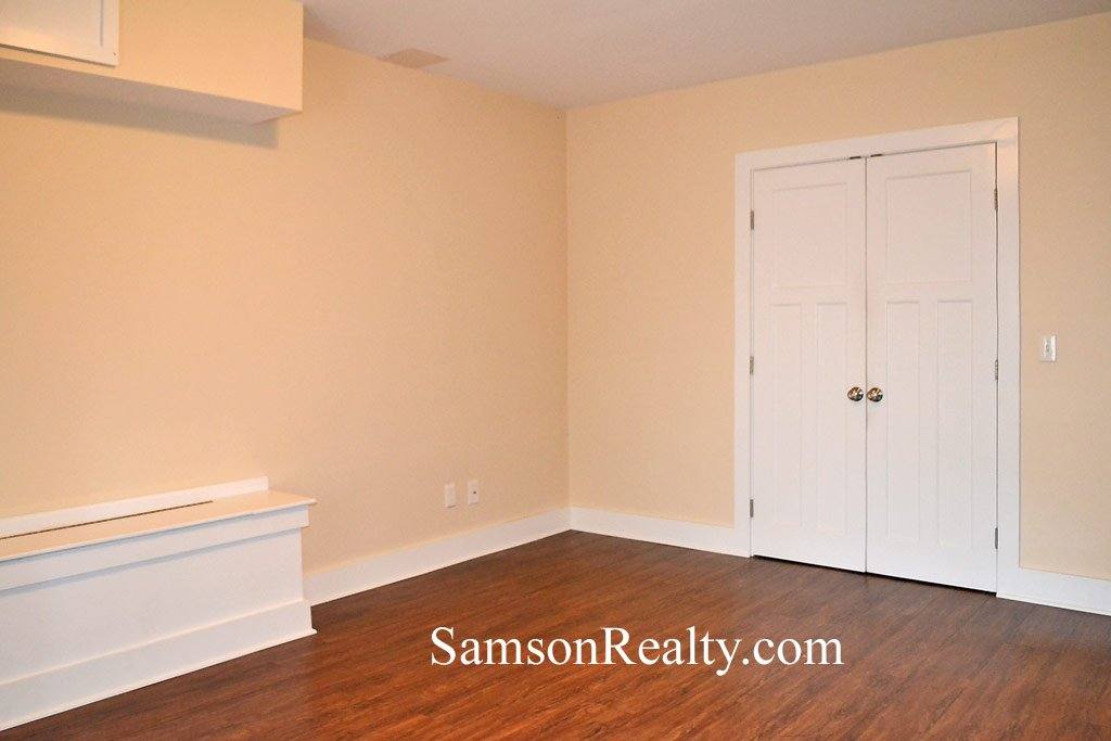 Apartment for rent at 497 Oaklawn Ave, Cranston, RI 02920