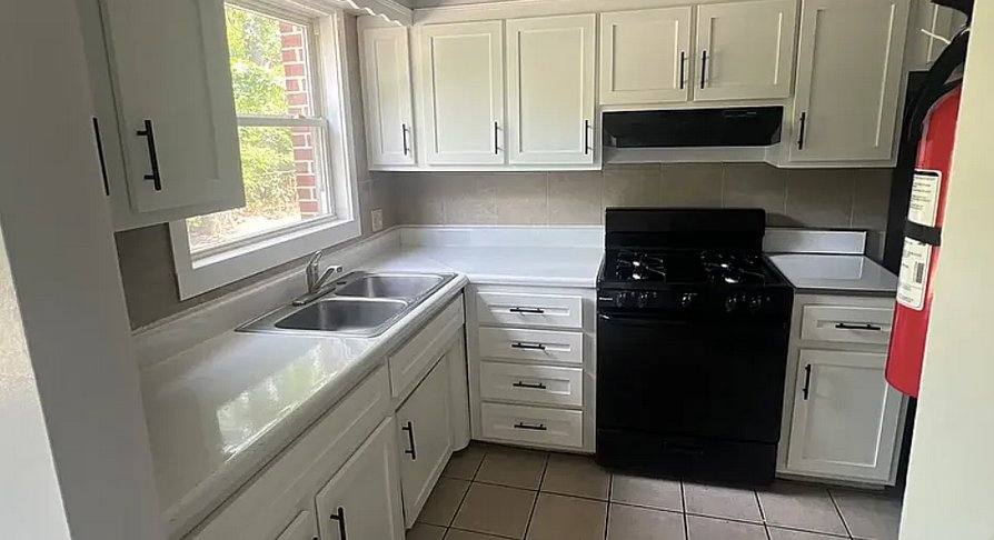 Townhouse for rent at 1995 Dock St #D-13, Millville, NJ 08332