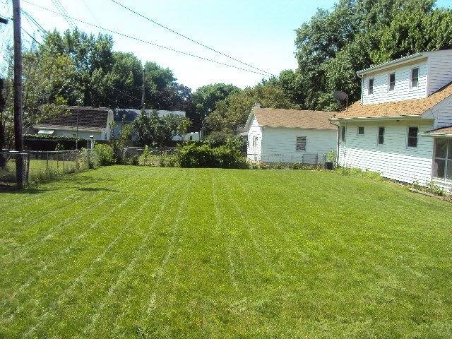 House for rent at 1112 Carver St, Iowa City, IA 52245