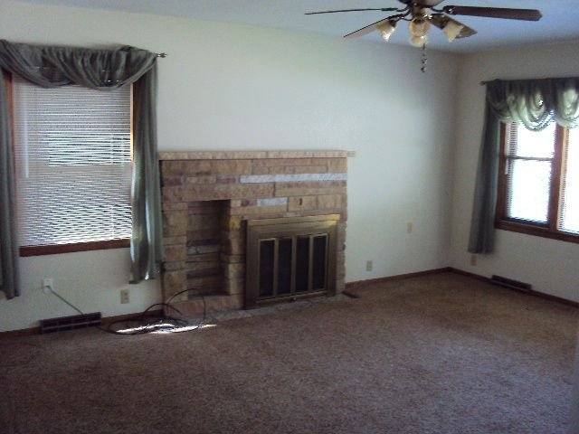 House for rent at 1112 Carver St, Iowa City, IA 52245