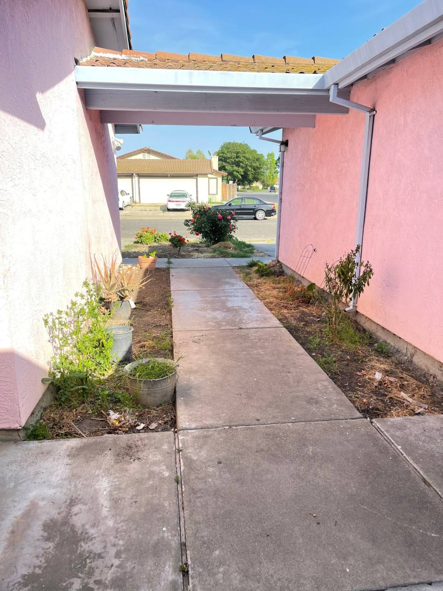 Townhouse for rent at 2582 Gareth Circle, Stockton, CA 95210