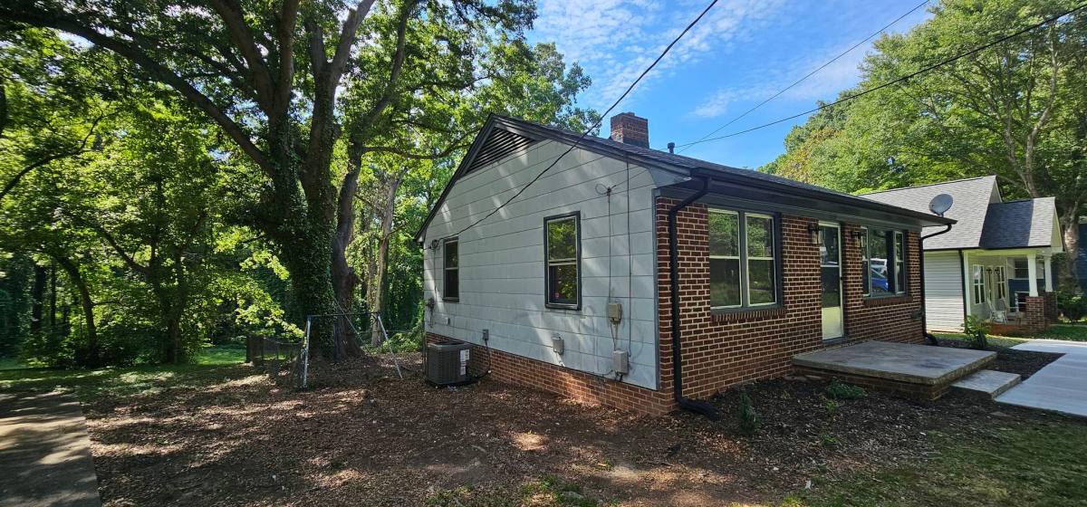 House for rent at 609 N Rhyne St, Gastonia, NC 28054