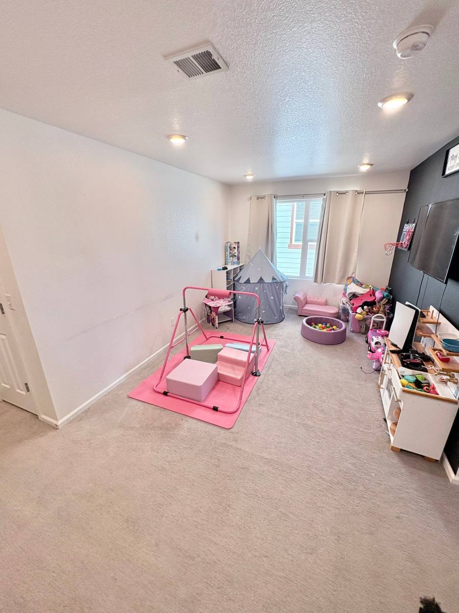 Townhouse for rent at 21538 E 59th Place, Aurora, CO 80019