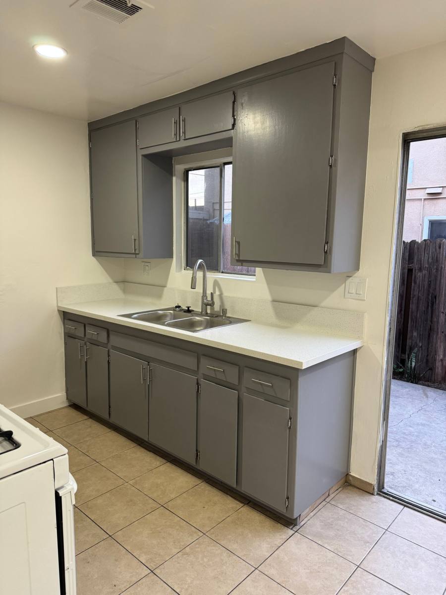 Townhouse for rent at 4575 Canoga St #C, Montclair, CA 91763