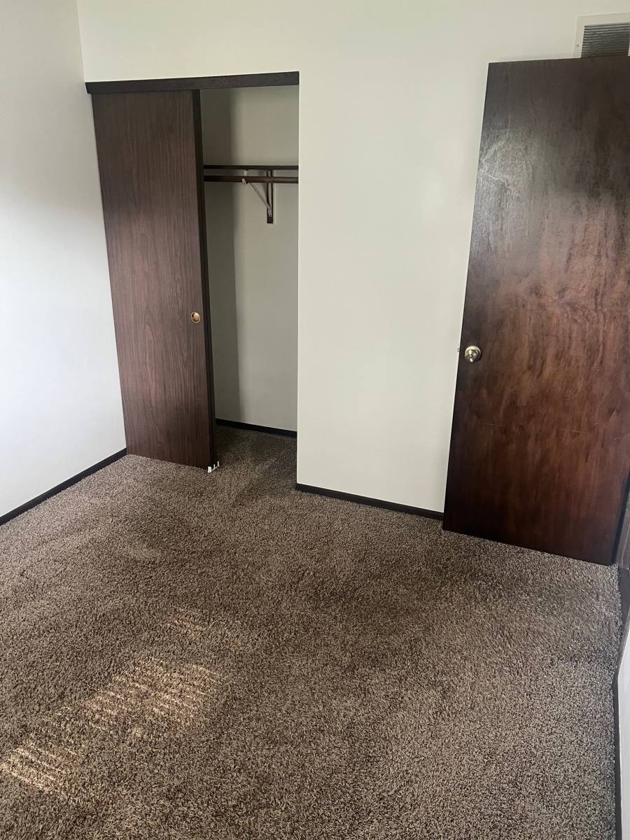 House for rent at 1139 N Pioneer St, Davenport, IA 52804