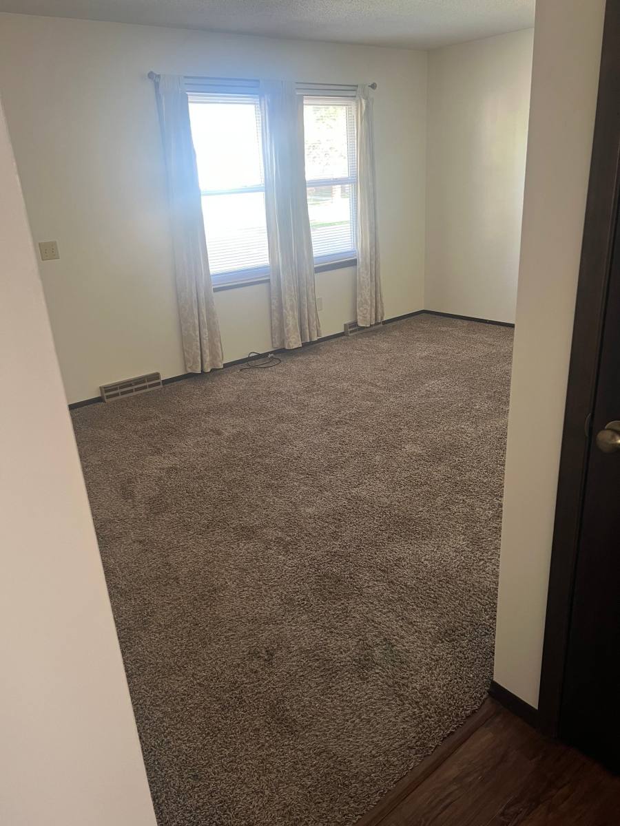 House for rent at 1139 N Pioneer St, Davenport, IA 52804