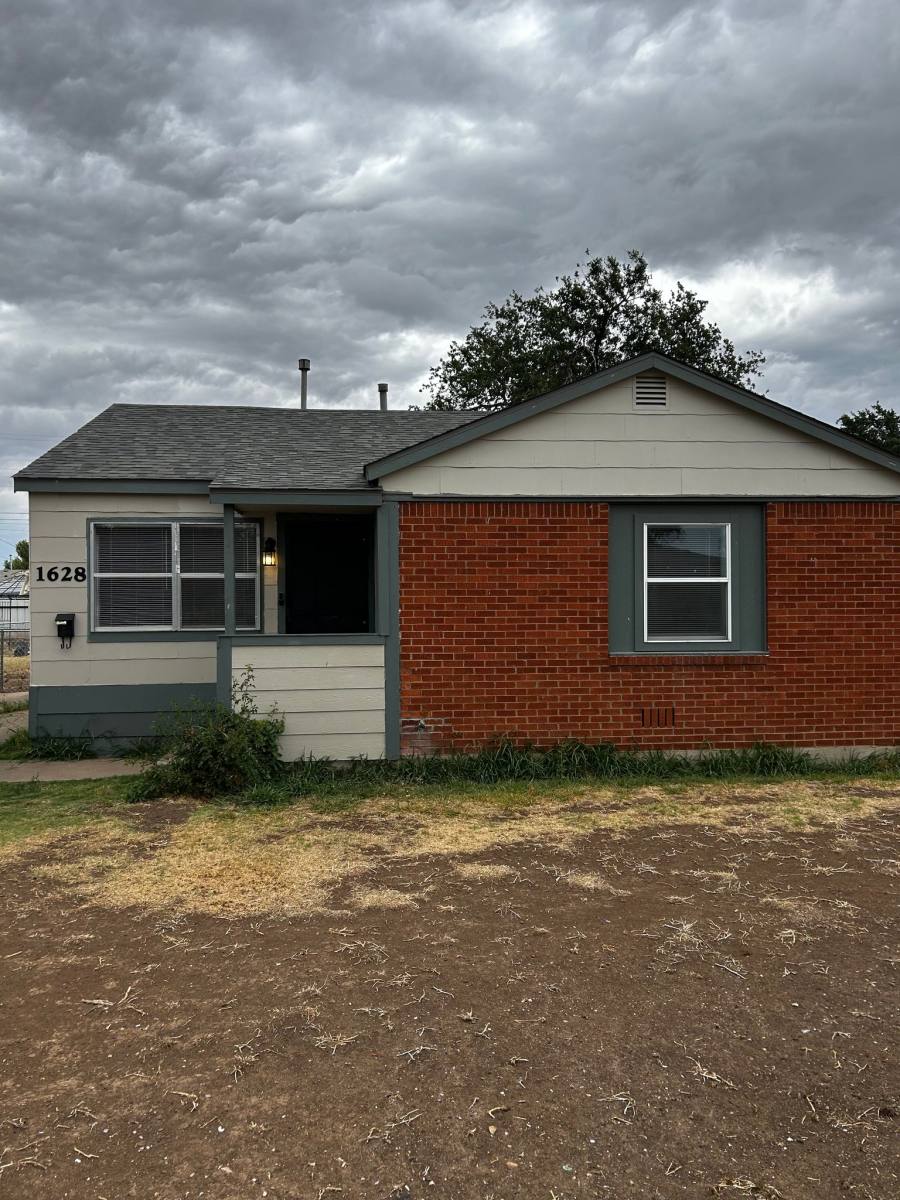 House for rent at 1628 Woodland, Amarillo, TX 79106