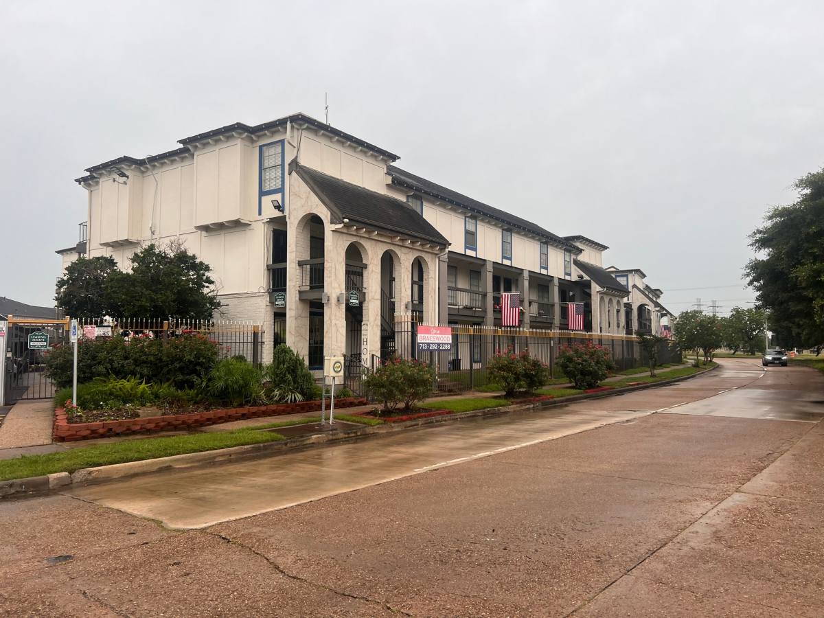 Apartment for rent at 4055 S Braeswood Blvd #163, Houston, TX 77025