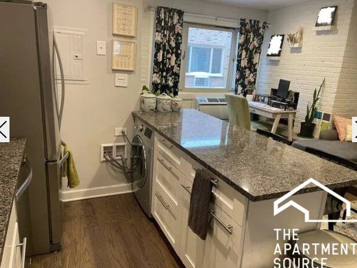 Apartment for rent at 663 W Melrose St #3, Chicago, IL 60657