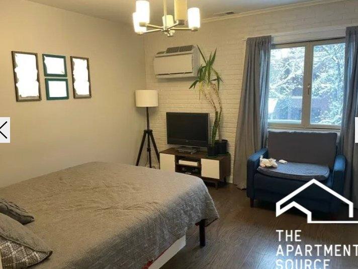 Apartment for rent at 663 W Melrose St #3, Chicago, IL 60657