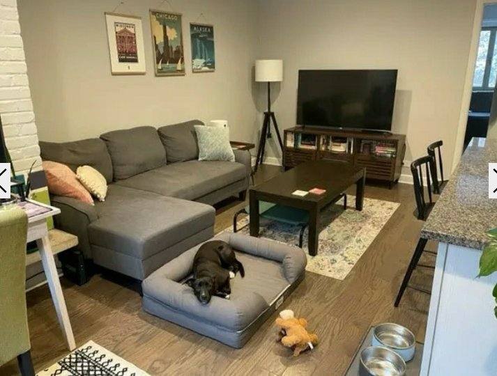 Apartment for rent at 663 W Melrose St #3, Chicago, IL 60657
