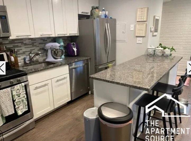 Apartment for rent at 663 W Melrose St #3, Chicago, IL 60657