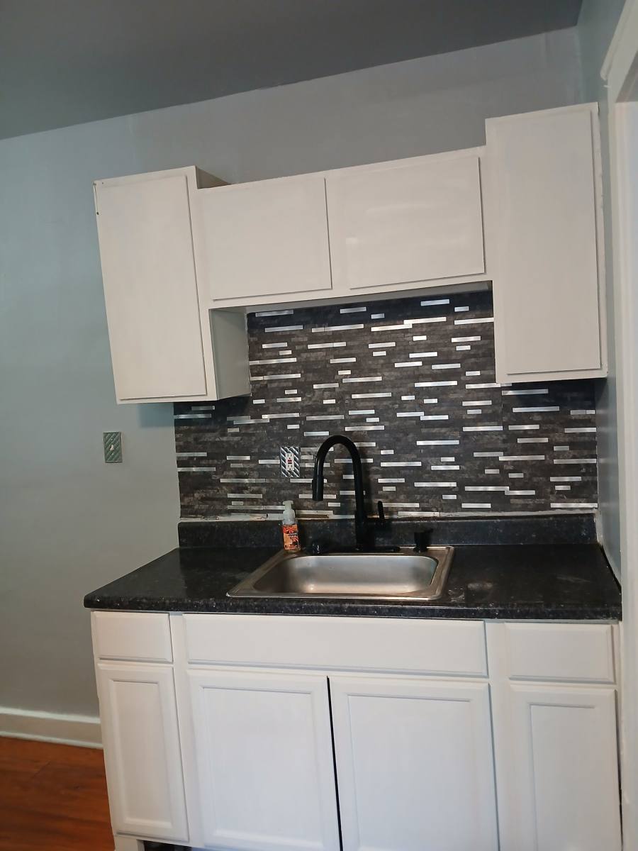 Apartment for rent at 433 W Savannah #433, Highland Park, MI 48203