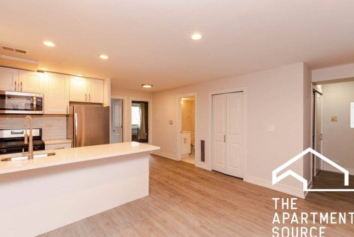 Apartment for rent at 663 W Melrose St #4, Chicago, IL 60657