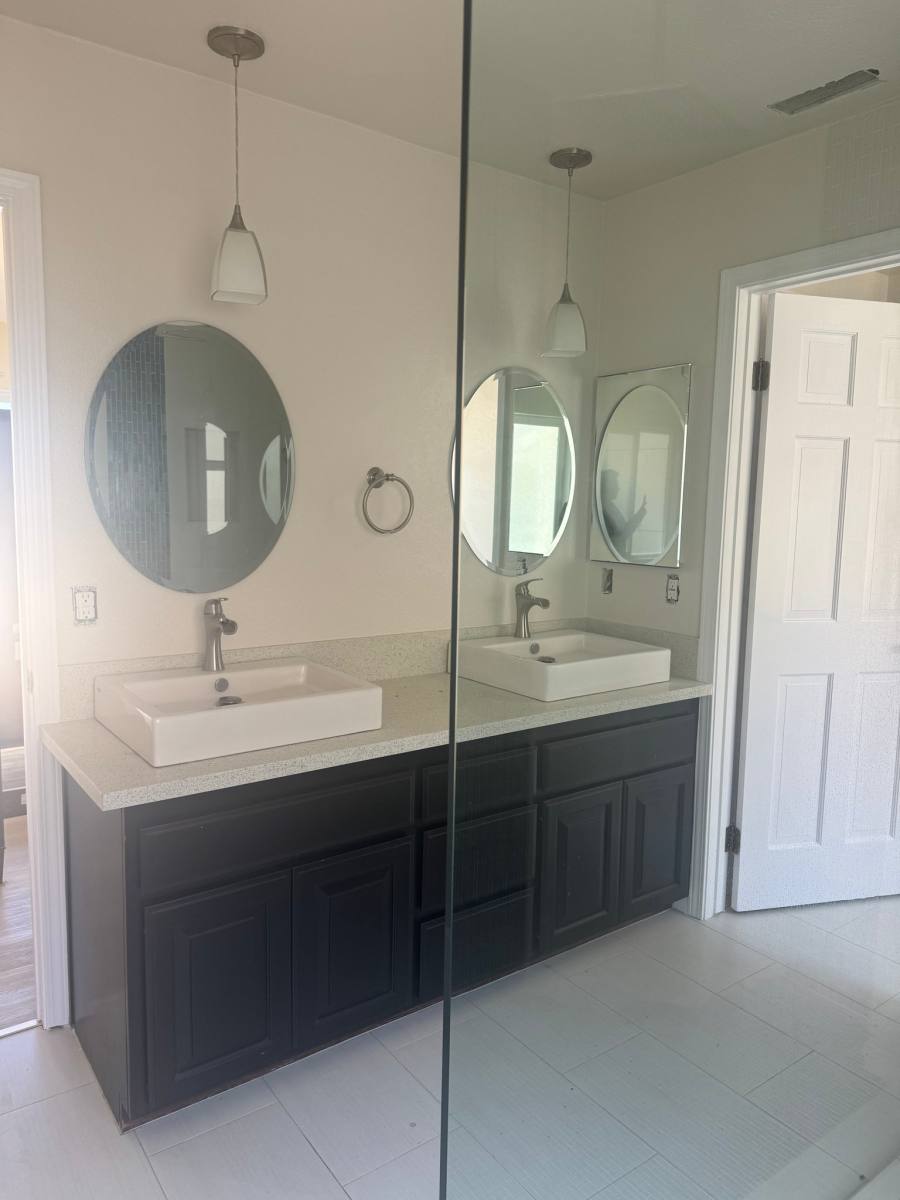 Townhouse for rent at 901 Beryl St, San Diego, CA 92109