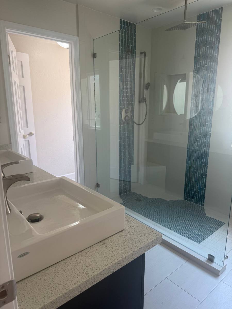 Townhouse for rent at 901 Beryl St, San Diego, CA 92109