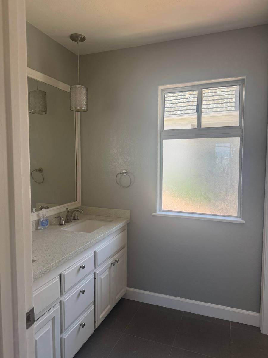 Townhouse for rent at 901 Beryl St, San Diego, CA 92109