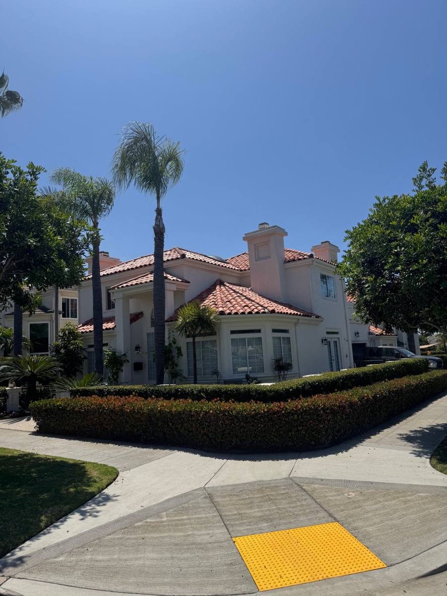 Townhouse for rent at 901 Beryl St, San Diego, CA 92109