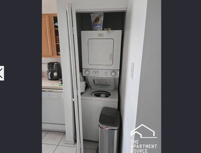 Apartment for rent at 1037 W Polk St #5, Chicago, IL 60607
