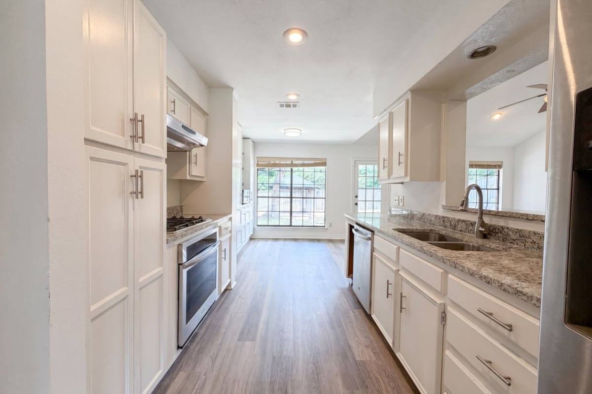 House for rent at 5719 Stage Line Dr, Arlington, TX 76017