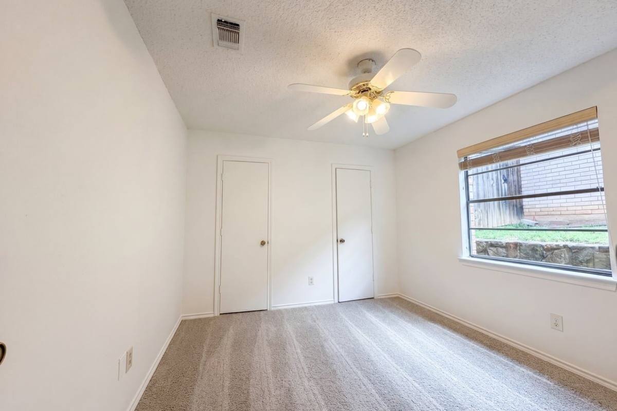 House for rent at 5719 Stage Line Dr, Arlington, TX 76017