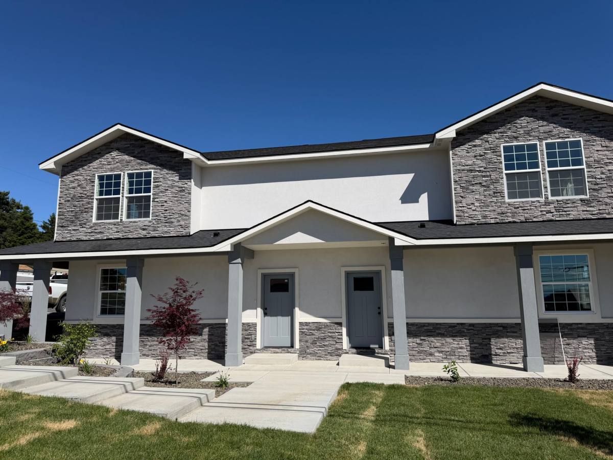 601 2nd Ave #B, Zillah, WA 98953 - Apartment for Rent