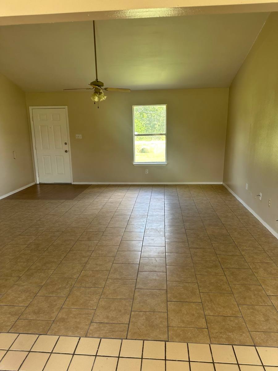 House for rent at 889 Petit Rd, Waco, TX 76708