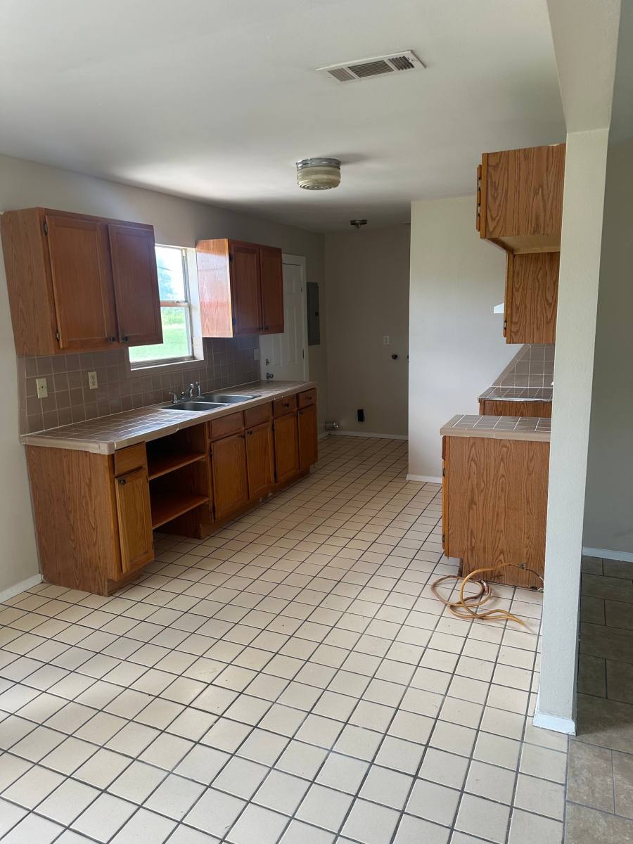 House for rent at 889 Petit Rd, Waco, TX 76708