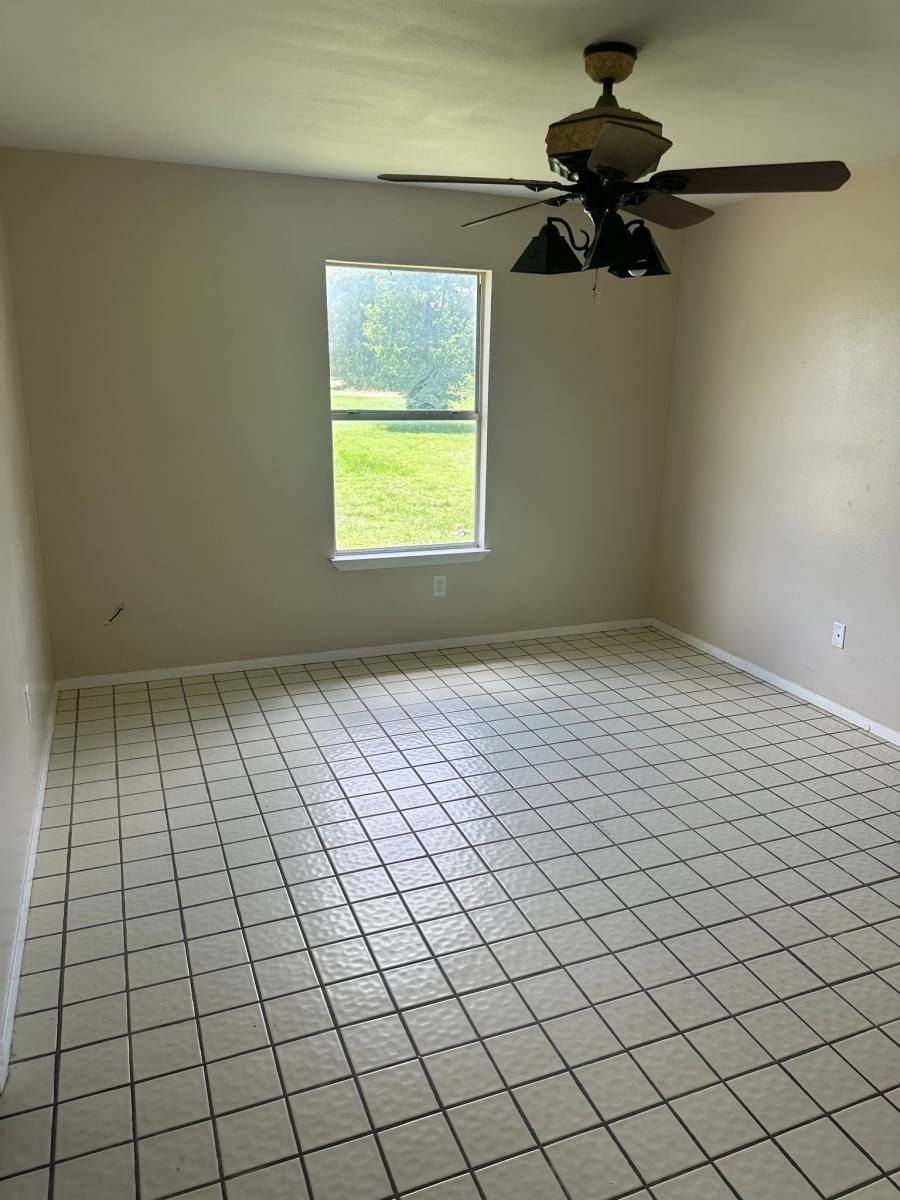 House for rent at 889 Petit Rd, Waco, TX 76708