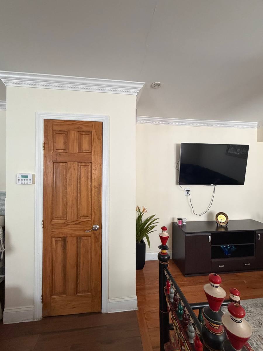 Apartment for rent at 356 Elvin St #1, Staten Island, NY 10314