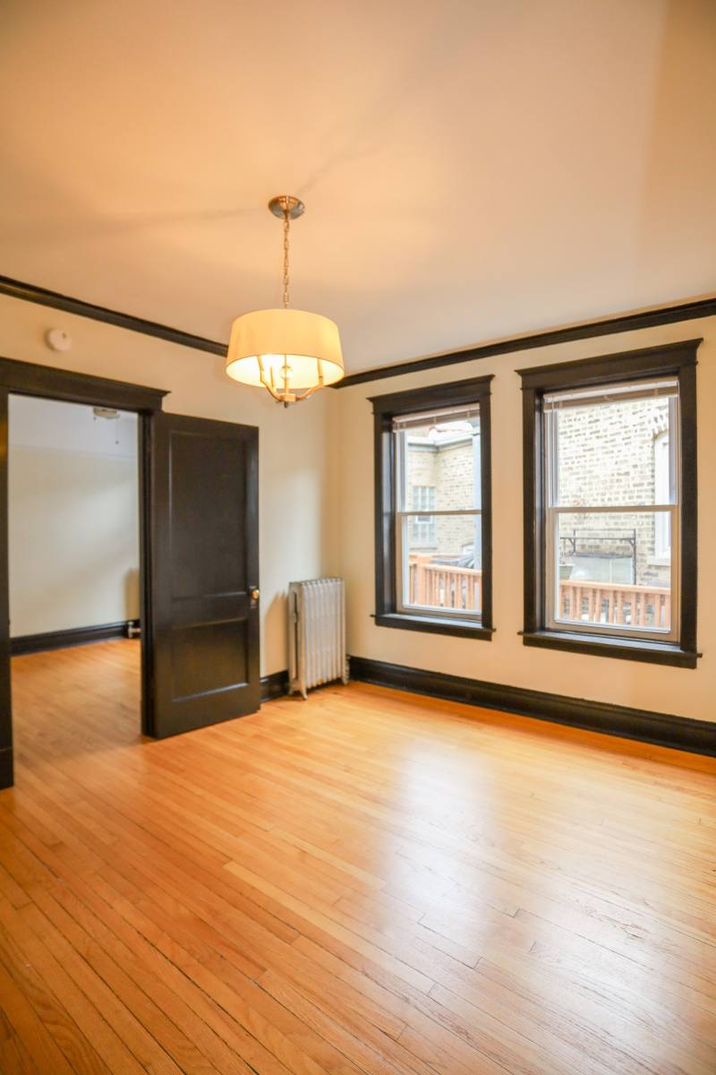 Apartment for rent at 3803 Lincoln Ave #2, Chicago, IL 60613