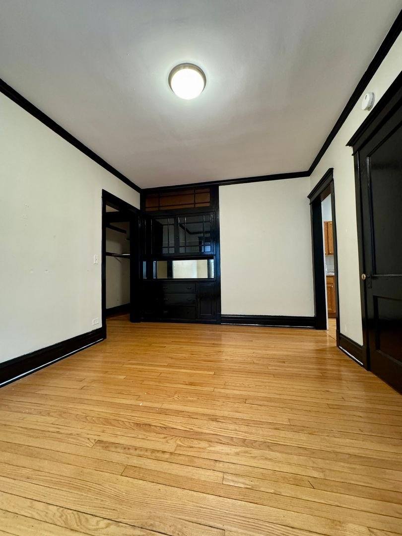 Apartment for rent at 3803 Lincoln Ave #2, Chicago, IL 60613